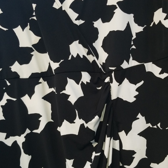 Lane Bryant Floral Black/White Wrap dress 18/20 - Picture 2 of 5